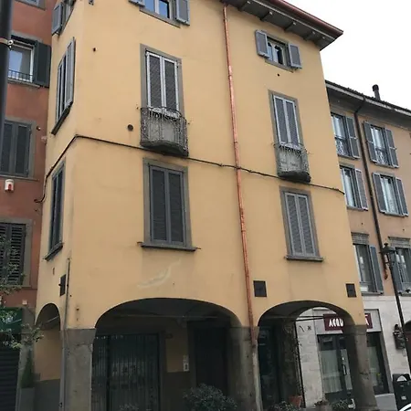 Top Suites - City Center 1 Apartment *